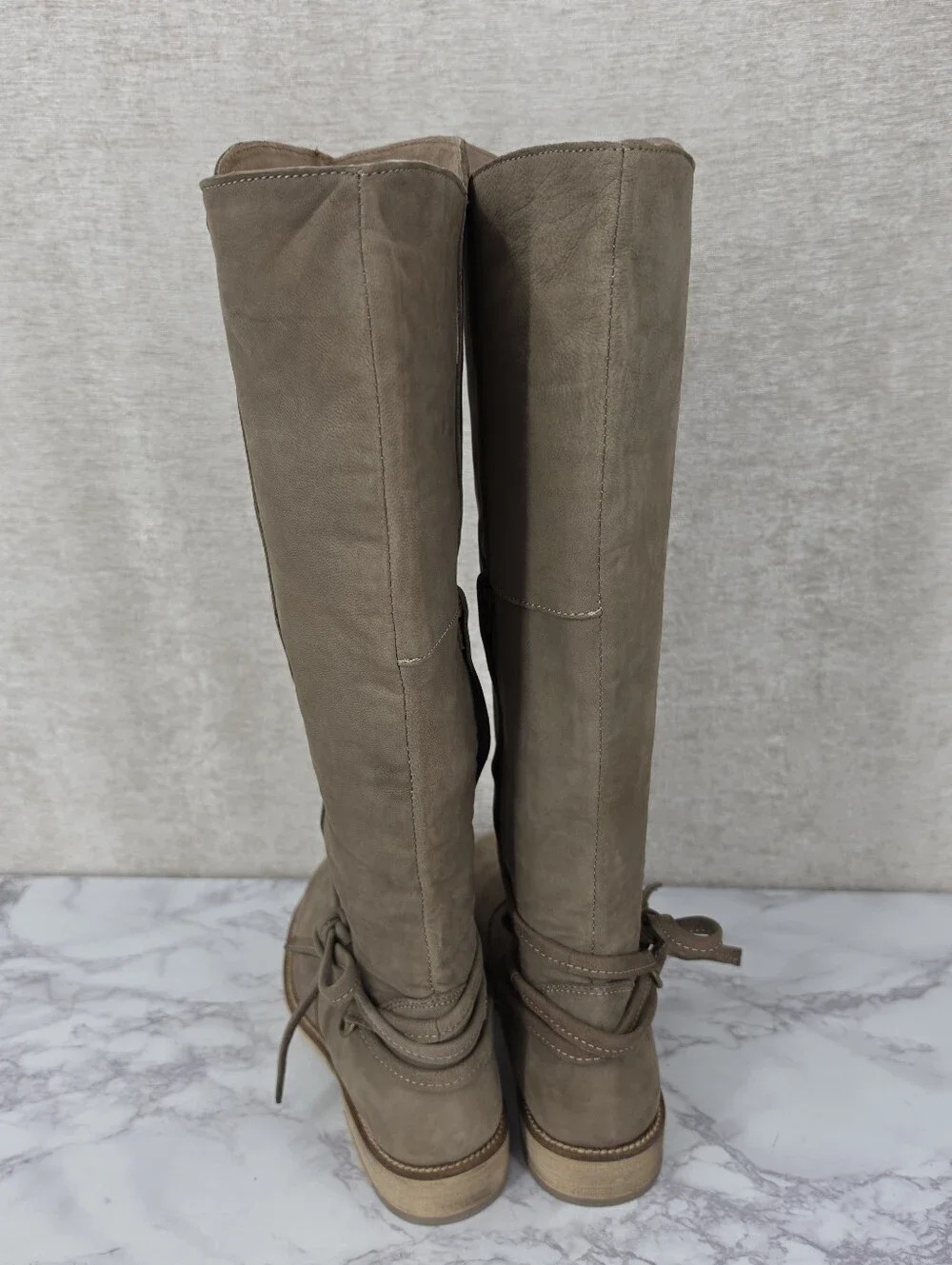 EMU Taupe Leather Knee High Tall Boots Shearling Footbed Women's Size 9